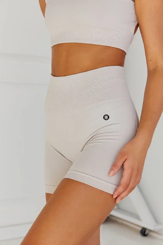 Astoria VELOCITY Seamless Short - Beige